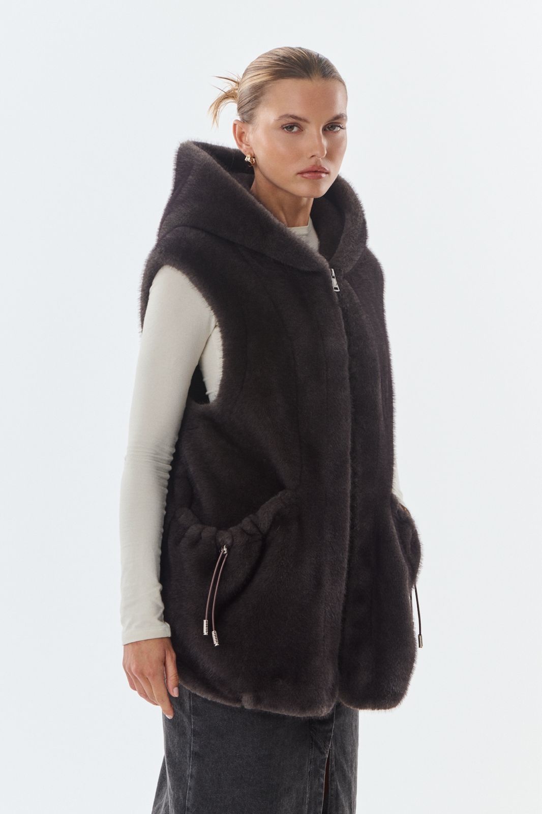 Maury Mouwloos Vest met Capuchon – Imitatiebont - Afbeelding 11