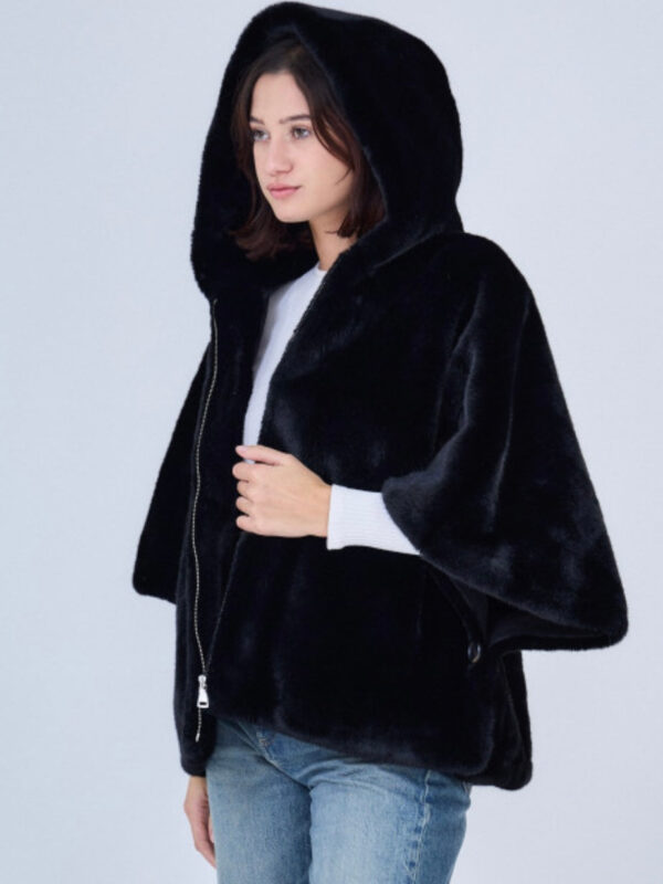 Faux fur cape Alizee black