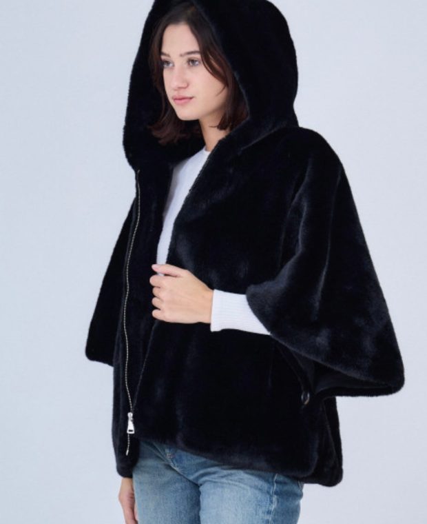 Faux fur cape Alizee black