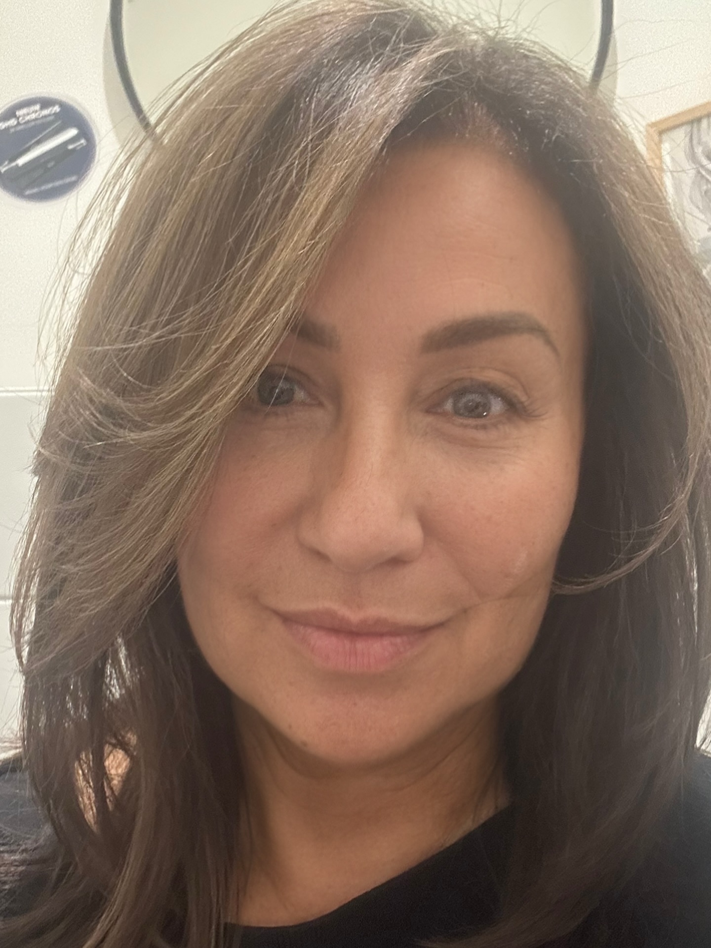 Hi You,Ik ben Rosalie Lammerts van Bueren , met trots eigenaresse van  Mody Mary , een multibrandstore met de meest geweldige merken midden in het hartje van Den Haag en nu een webshop die jullie voorziet van de mooiste pakketjes. Dat ik van mijn passie ook mijn werk heb mogen maken is natuurlijk fantastisch, mensen met een zelfverzekerd gevoel de deur uit laten lopen met een prachtige nieuwe outfit. Ik zou het alleen nooit zonder Rob kunnen doen , wij doen het goed samen , waar ik trots op ben .Waar ik ook trots op ben is mijn zoon Noah en zijn vriendin  Julia voor de liefde & gezelligheid.En mijn partner Adwin voor de nodige rust & ontspanning.Kom je een keer gezellig langs in de winkel , dan zie ik je daar.X Rosalie Webshop  modymary.nl