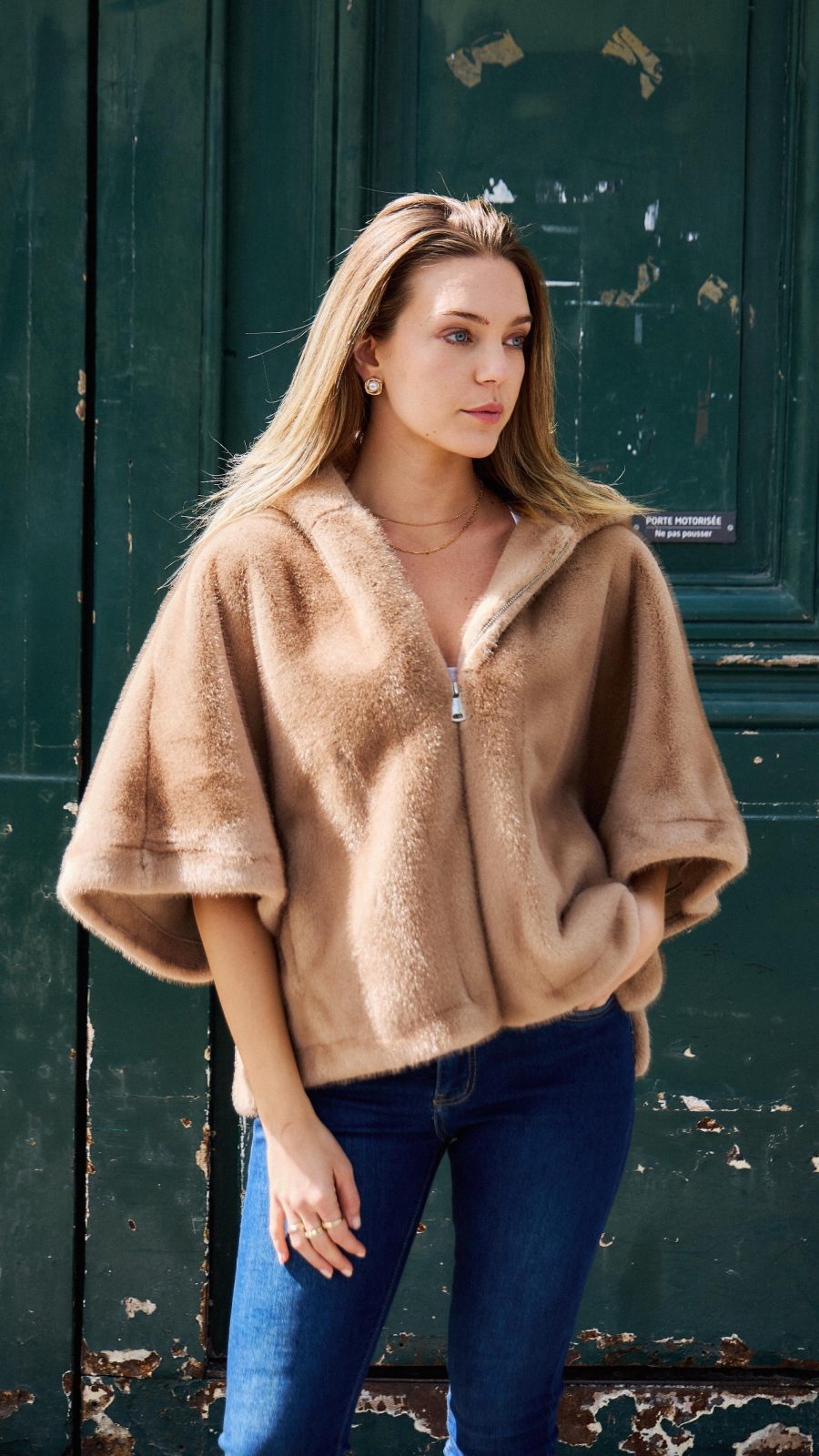 Faux fur cape Alizee camel