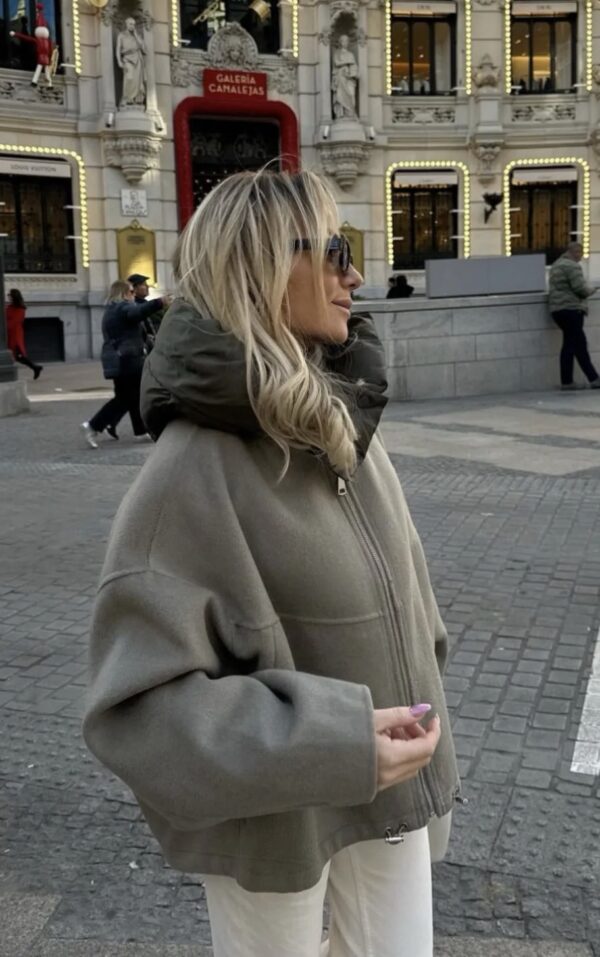 Bomber jacket met capuchon taupe