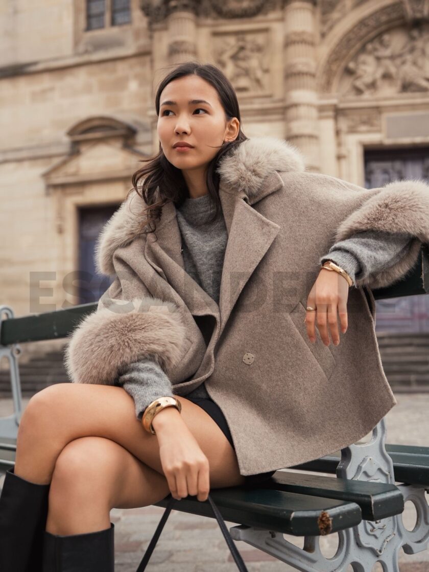 Cape faux fur taupe