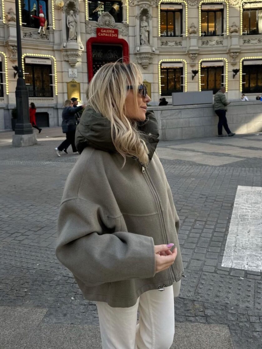 Bomber jacket met capuchon taupe