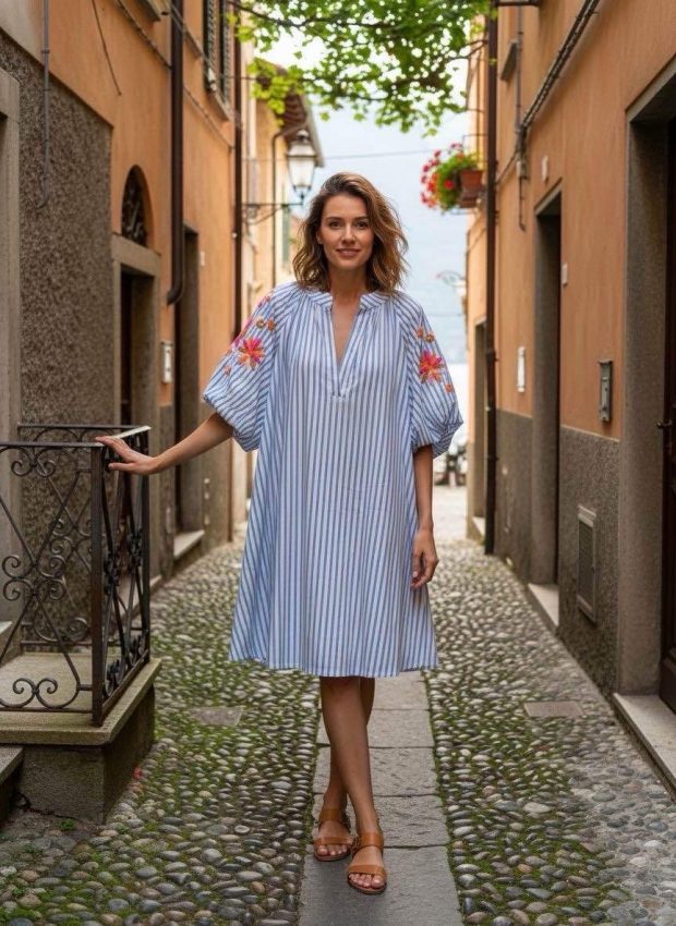 Stripe dress white /blue embroidered one-size