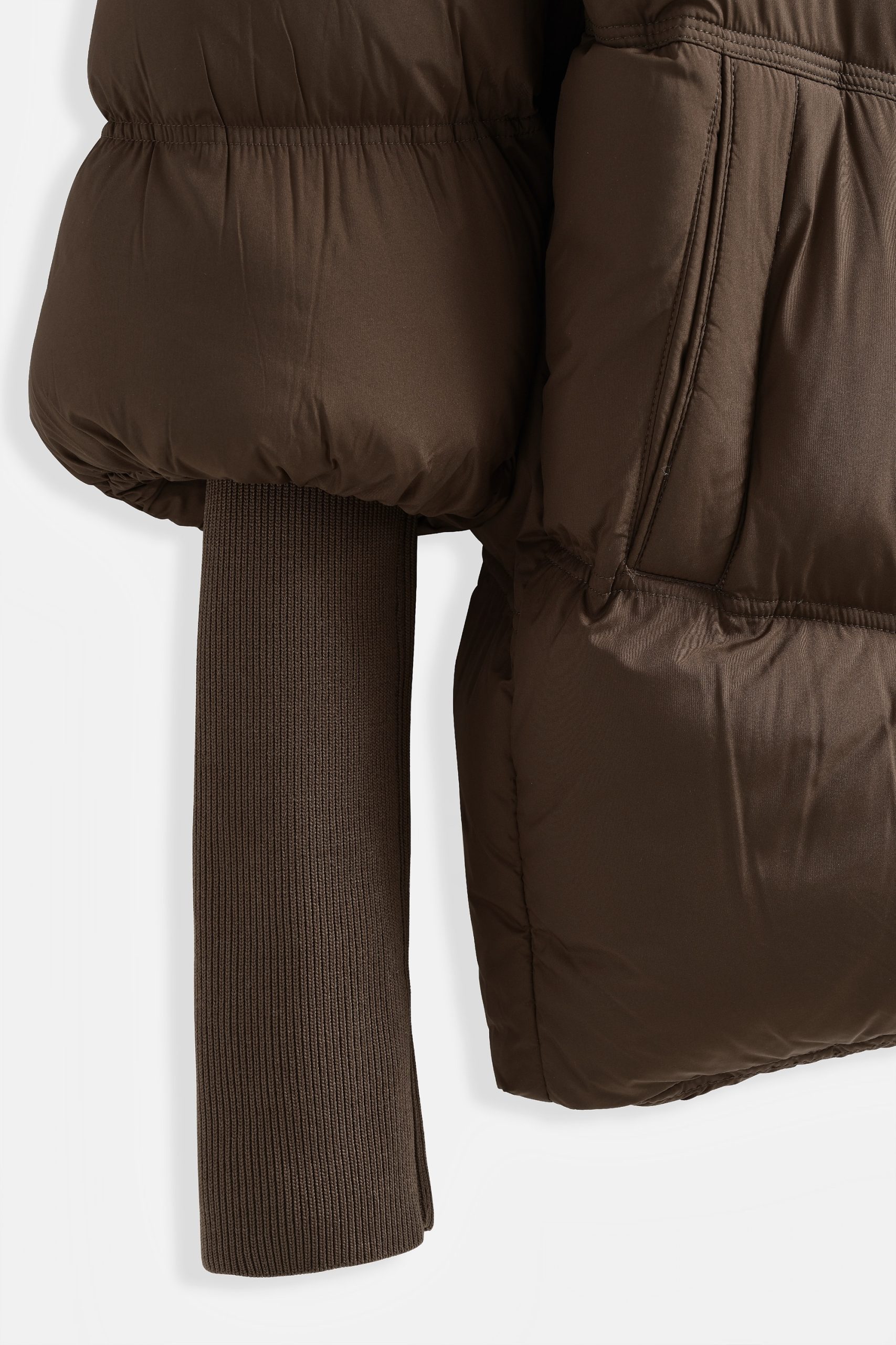 Jas Livia – Oversized winterjas met capuchon en afneembare faux fur kraag - Afbeelding 7