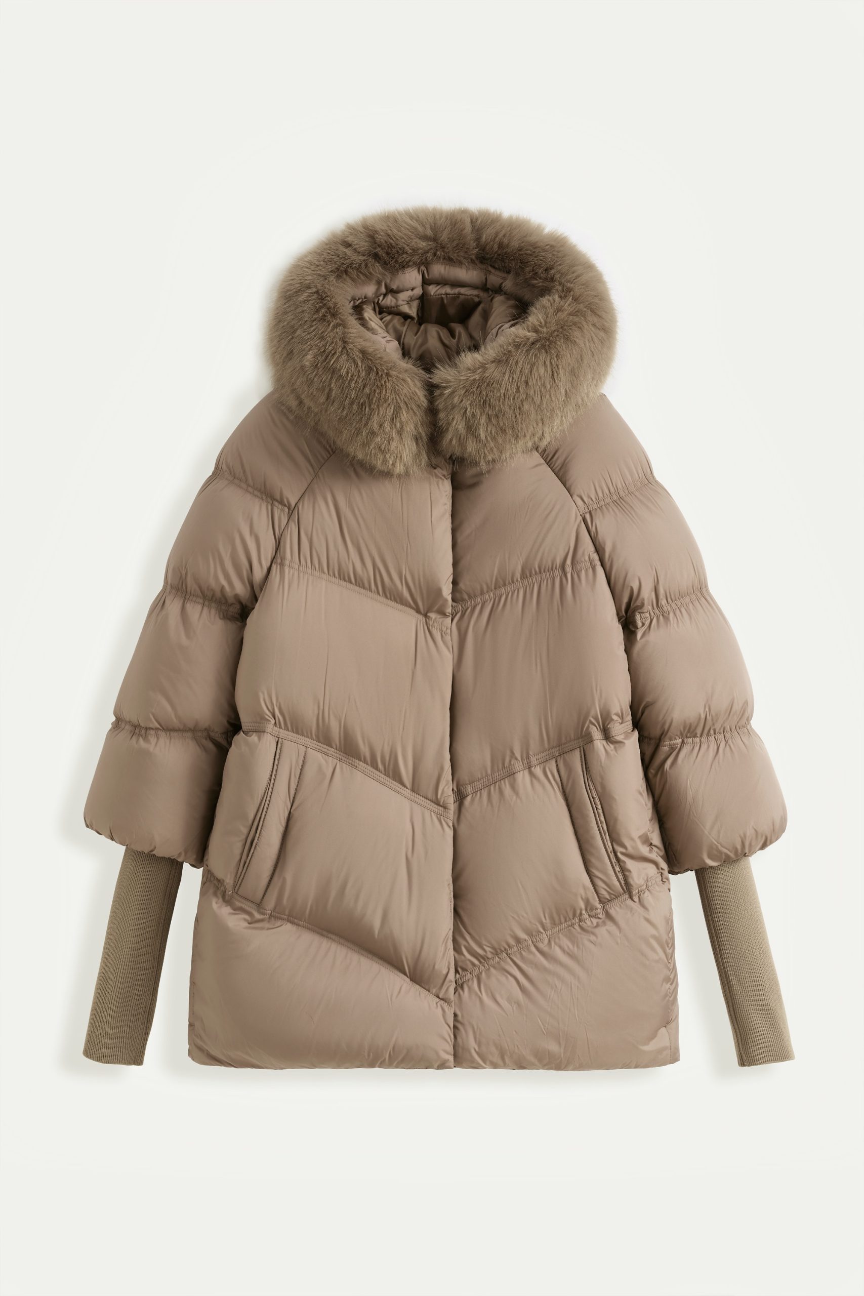 Jas Livia – Oversized winterjas met capuchon en afneembare faux fur kraag - Afbeelding 2